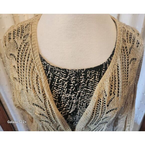 Vandana sparkly gold crocheted dressy button up - Picture 9 of 12
